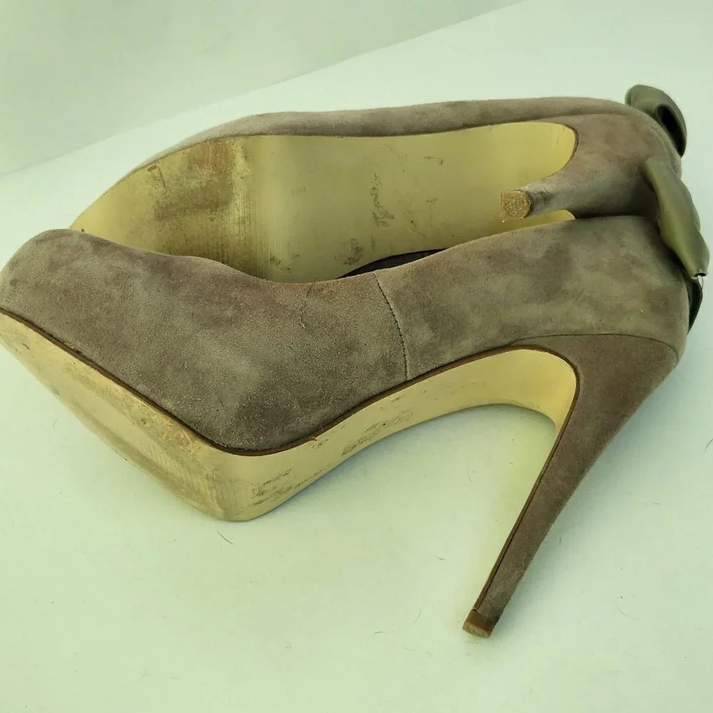 Dolce Vita Briar Suede Later Bow Taupe Hidden Platform Pumps Size 9